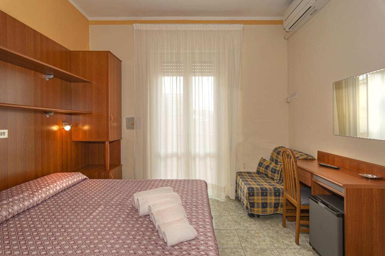 Hotel Dolly Viareggio Exterior photo