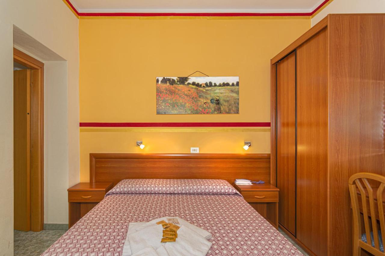 Hotel Dolly Viareggio Exterior photo