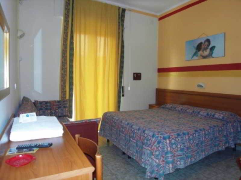 Hotel Dolly Viareggio Exterior photo
