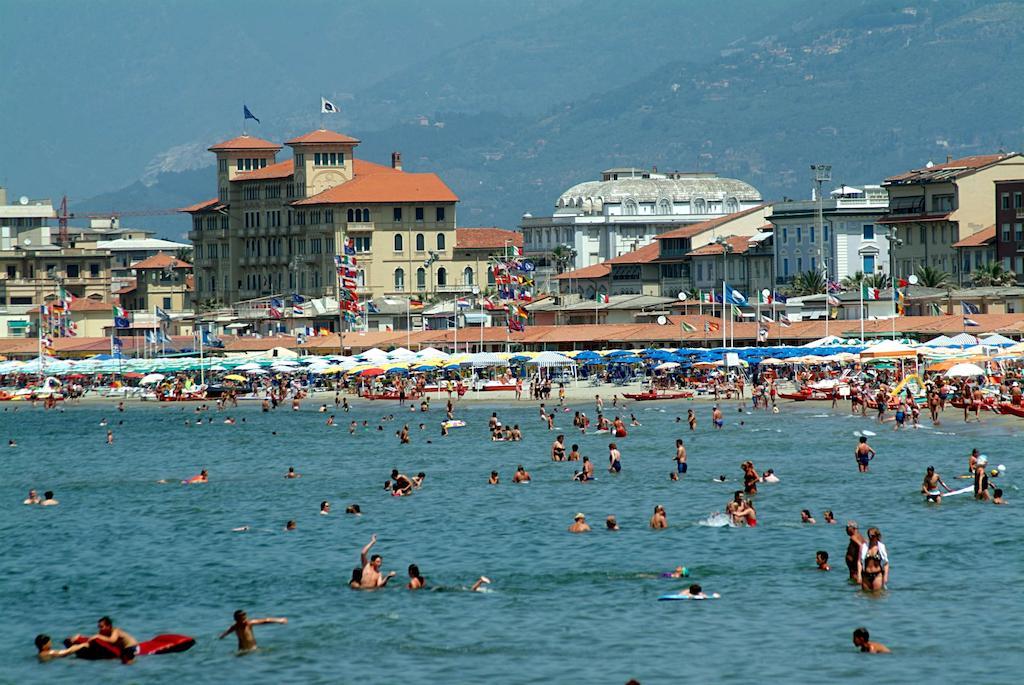 Hotel Dolly Viareggio Exterior photo