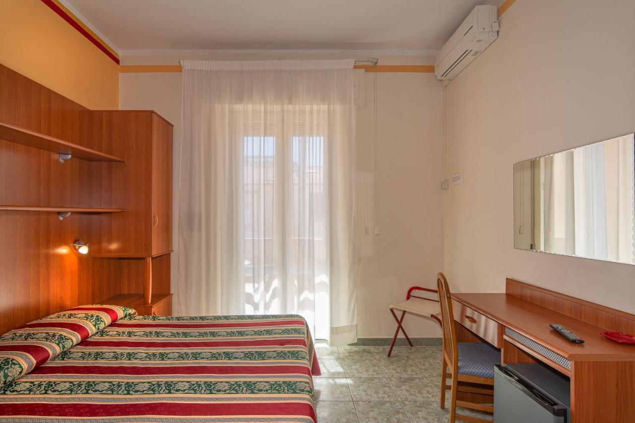 Hotel Dolly Viareggio Exterior photo